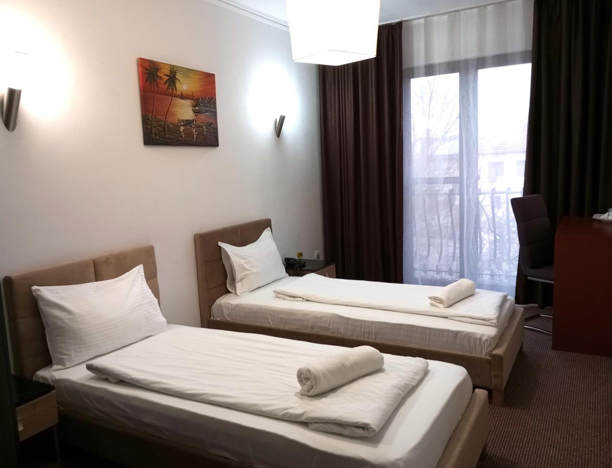 Rhc Royal Hotel Oradea Exterior foto